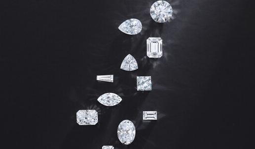 How to Choose the Perfect Diamond Shape for Your Partner’s Hand